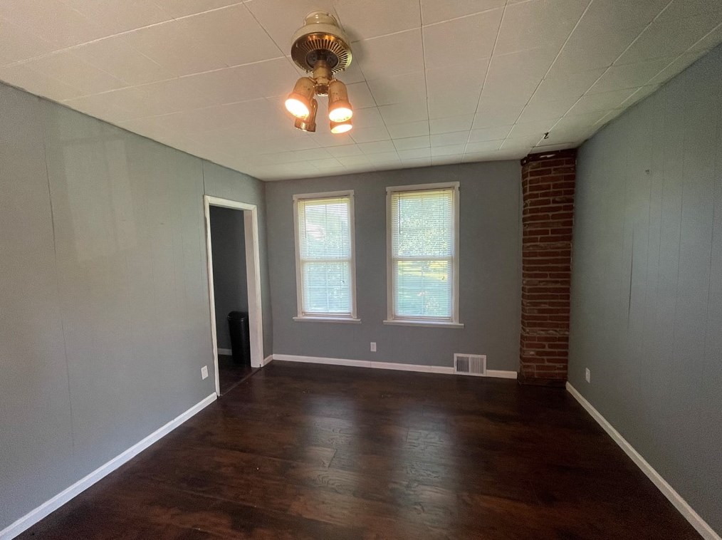 10 Metro Dr, Bessemer, PA 16112
