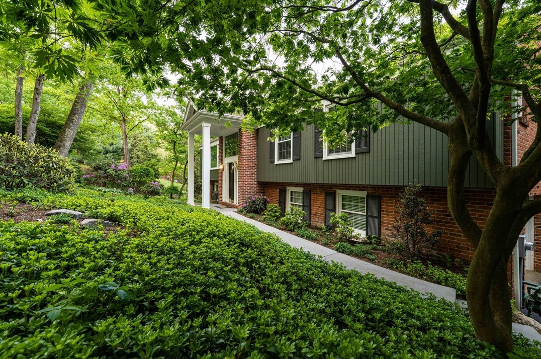 4233 Yarmouth Dr, Allison Park, PA 15101-1567
