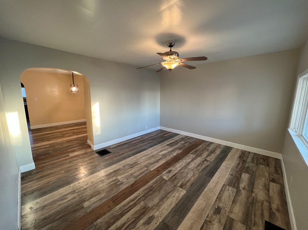 1127 Hamilton Ave, Hermitage, PA 16121