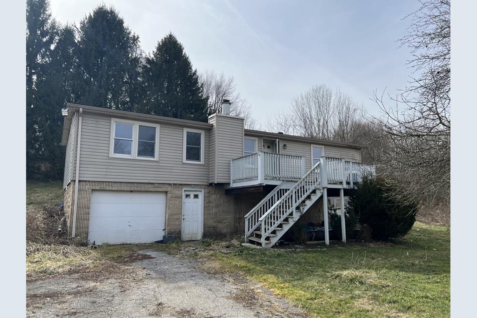 1285 Old Pulaski Rd, Neshannock Township, PA 16105 MLS 1642901