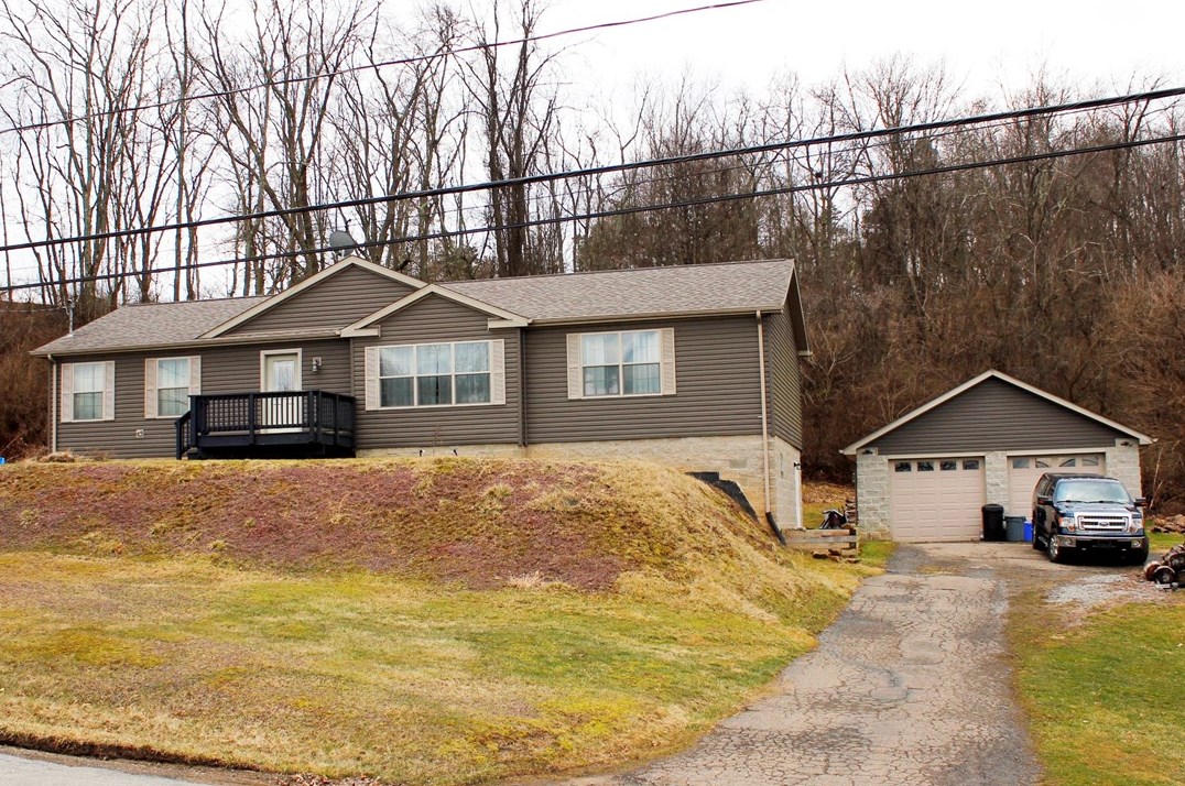 255 Orchard Ln, Freedom, PA 15042