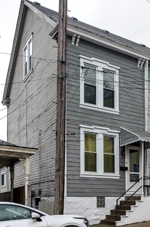 213 Elizabeth St, Pittsburgh PA  15207-1819 exterior