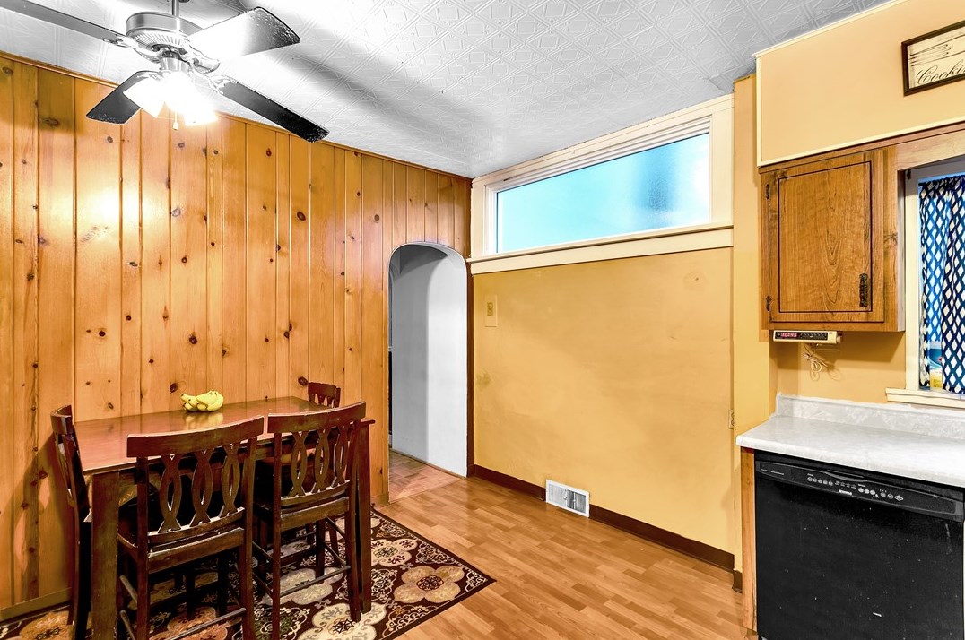 213 Elizabeth St, Pittsburgh PA  15207-1819 exterior