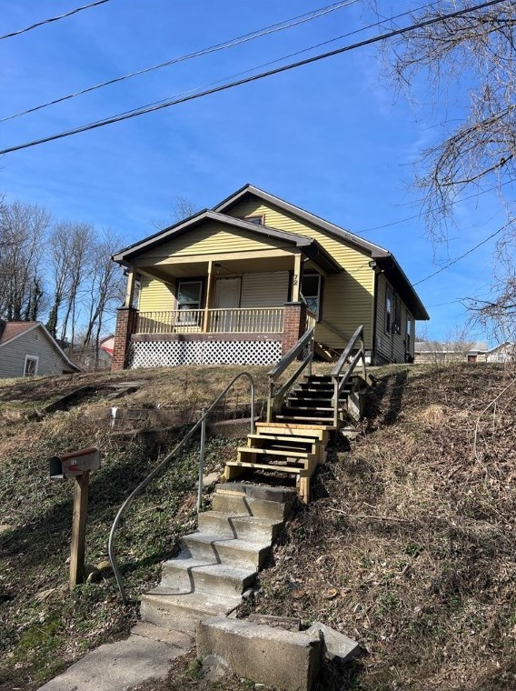 72 Bluff St, New Castle, PA 16101
