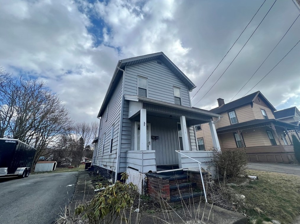 316 Vine St, New Castle, PA 16101-2667