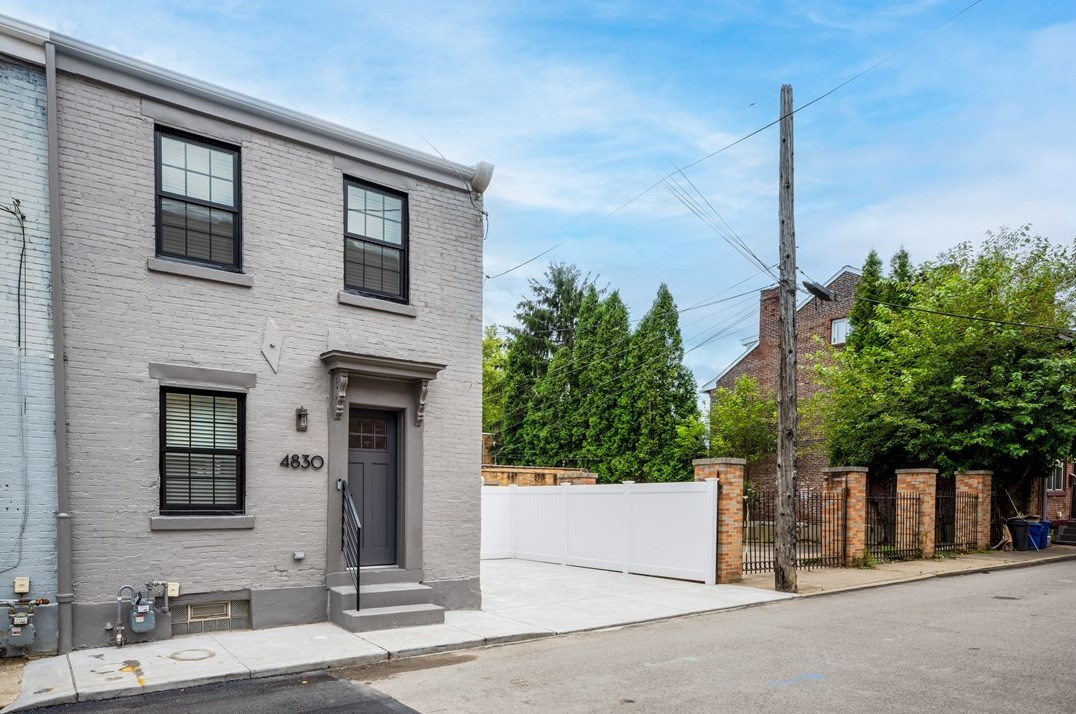 4830 Blackberry Way, Pittsburgh, PA 15201