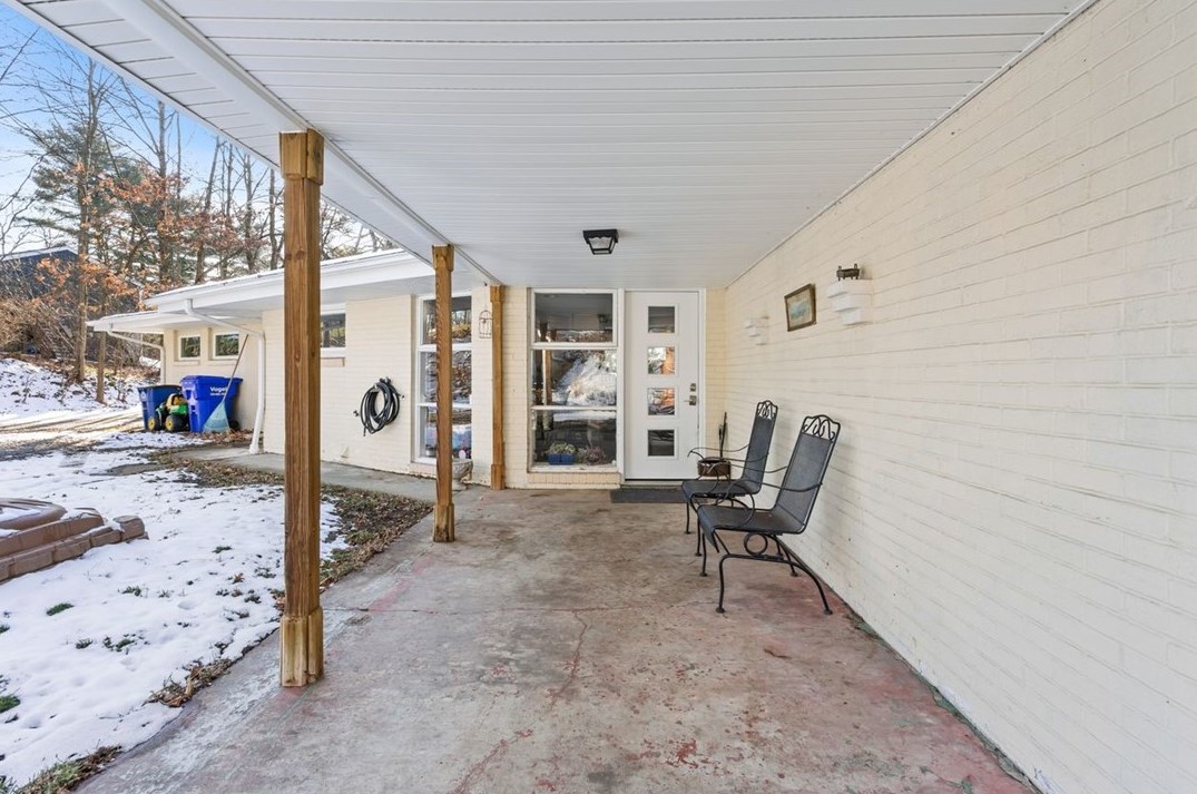 5311 Georgiann Dr, Gibsonia PA  15044-9659 exterior