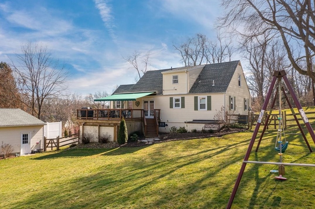 3633 Northfield Dr, Gibsonia, PA 15044-9115