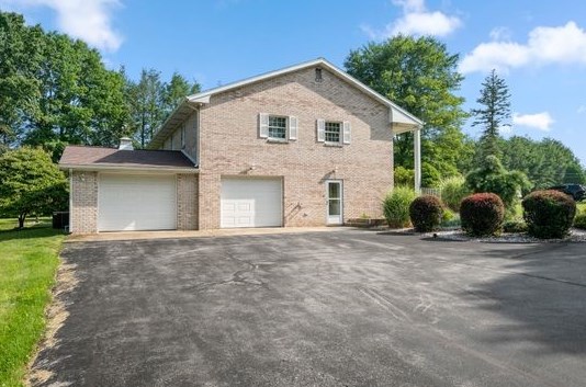 117 Mellon Dr, North Huntingdon PA  15642-4739 exterior