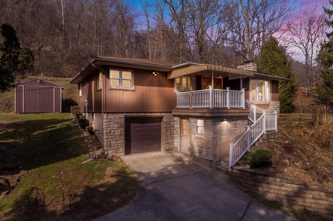 315 Shady Ln, Glenshaw, PA 15116-3149
