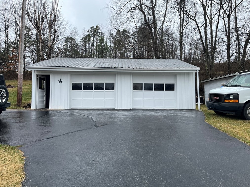49 Cedar Grove, Rea, PA 15312