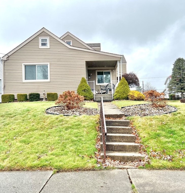 941 Ryan Ave, New Castle, PA 16101