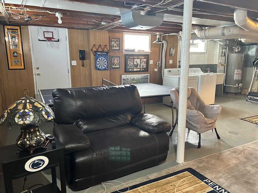 105 Lacock St, Washington PA  15301-2429 exterior