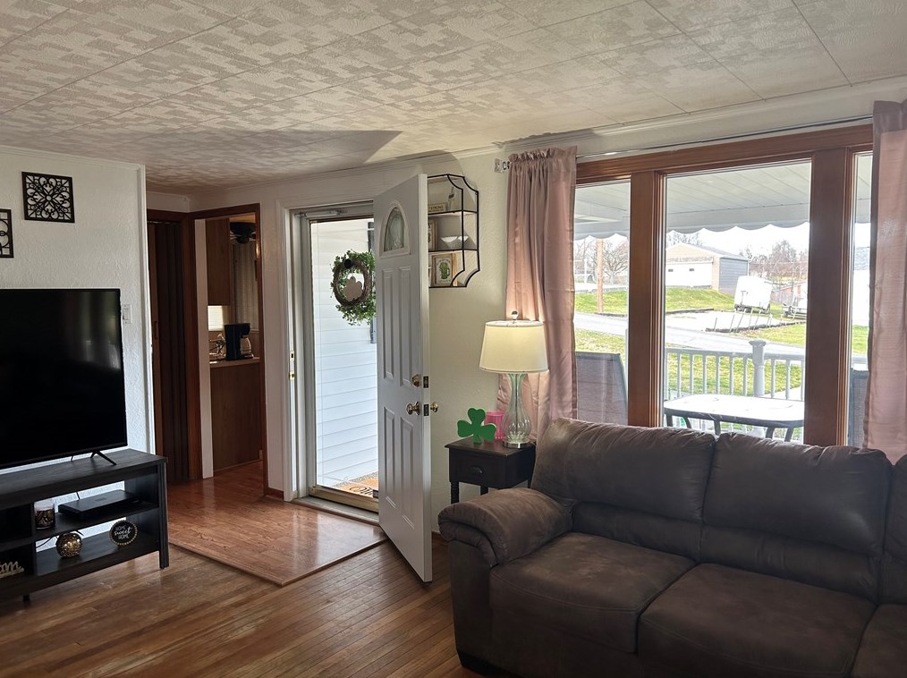105 Lacock St, Washington PA  15301-2429 exterior