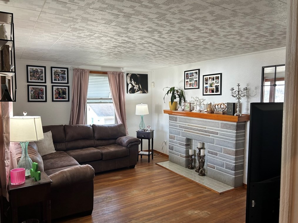 105 Lacock St, Washington PA  15301-2429 exterior