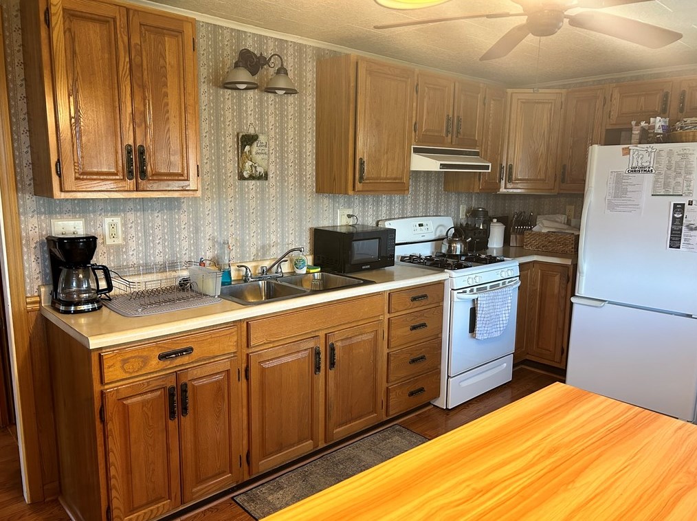 105 Lacock St, Washington PA  15301-2429 exterior