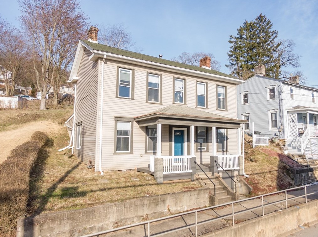 114 Buffalo St, Freeport, PA 16229-1302