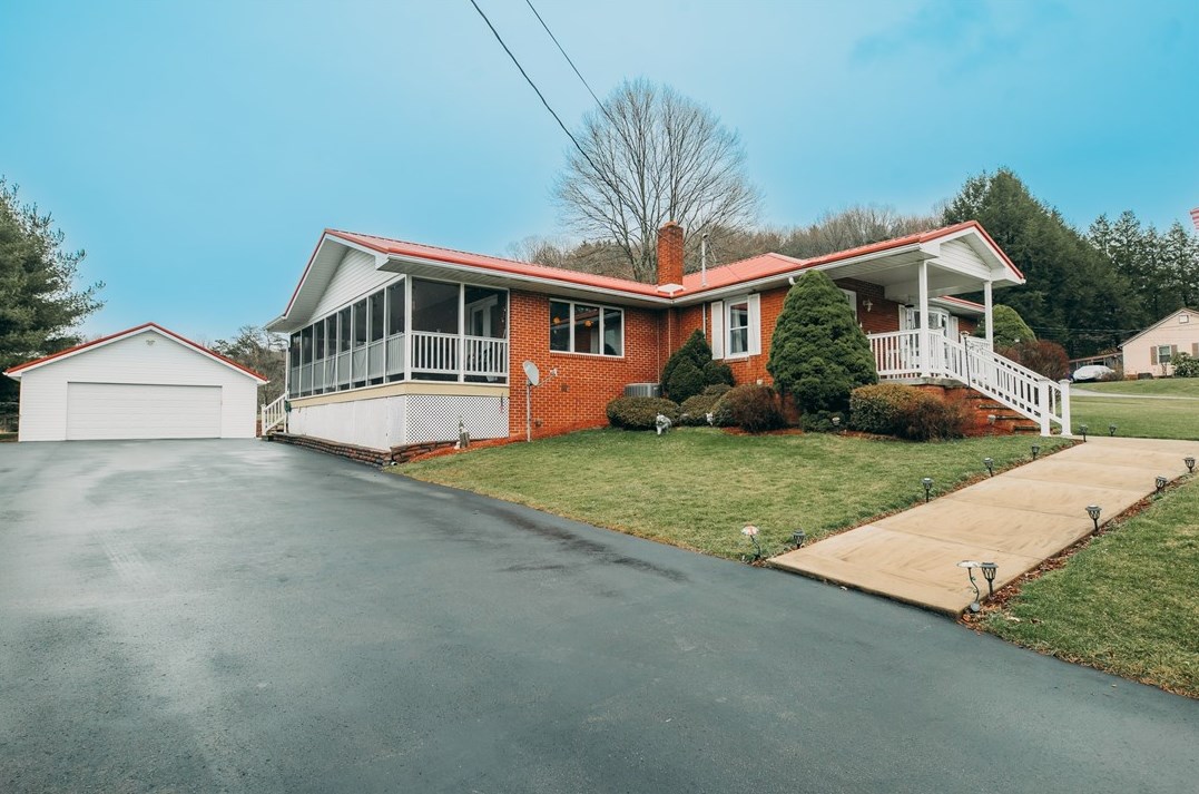 495 Ben Franklin Rd, Indiana, PA 15701-2339