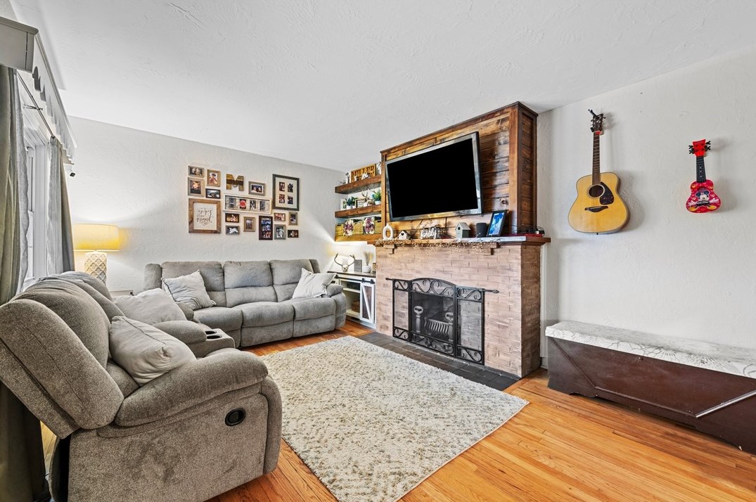 1221 Clay Pike, North Huntingdon, PA 15642
