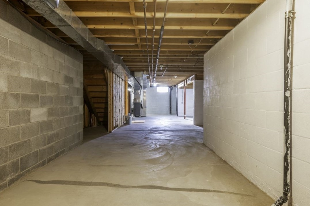 3583 Tiffany Ln, Hermitage PA  16148-6013 exterior