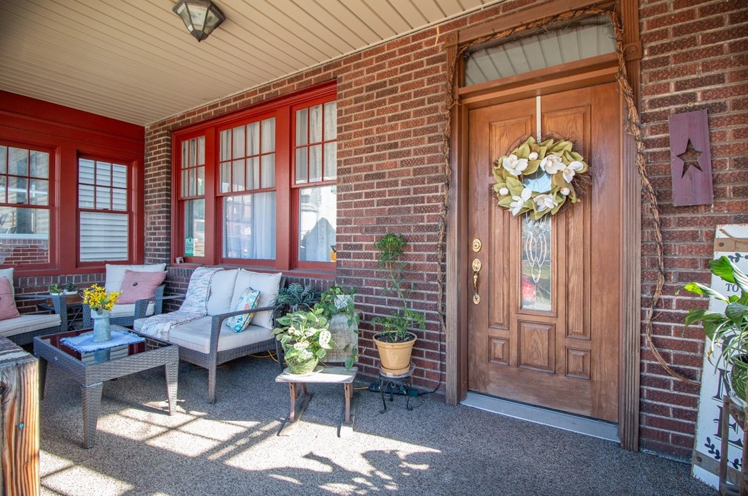 630 8th Ave, Tarentum, PA 15084-1629