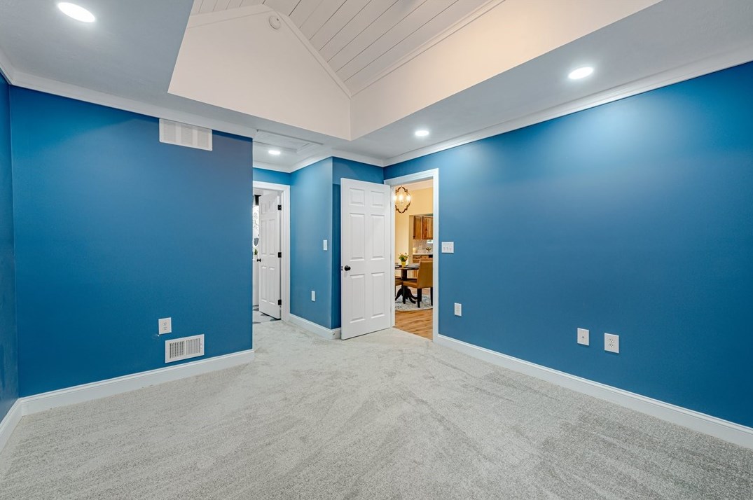 568 Lakeview Dr, Washington PA  15301-3012 exterior