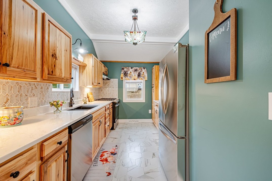 568 Lakeview Dr, Washington PA  15301-3012 exterior