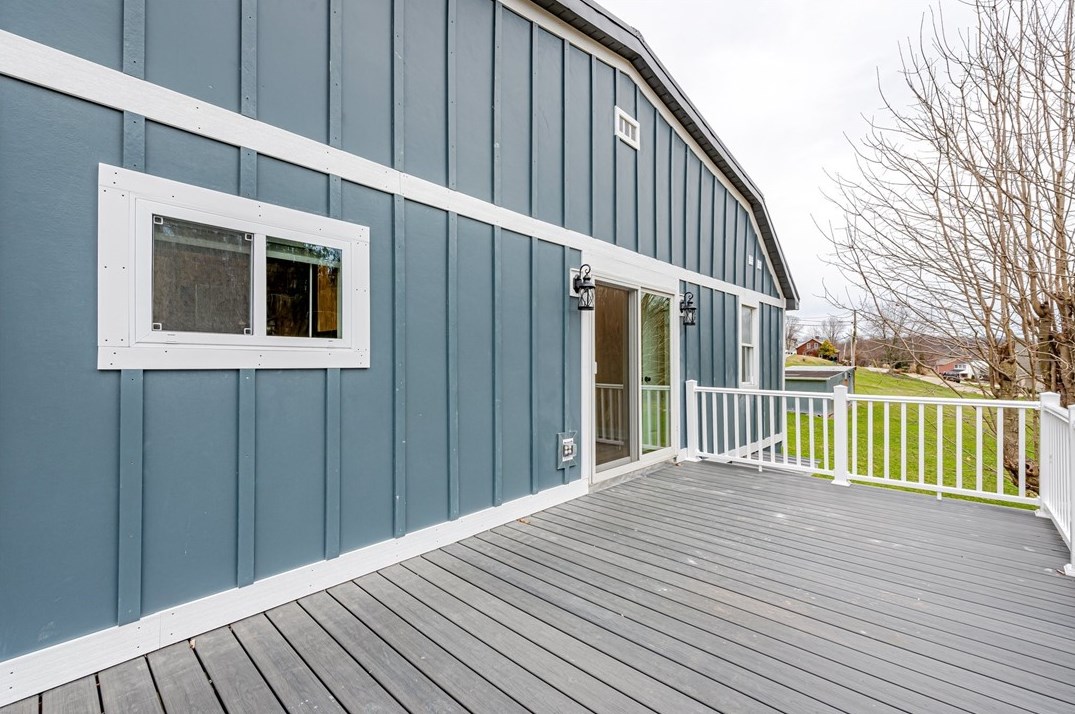568 Lakeview Dr, Washington PA  15301-3012 exterior