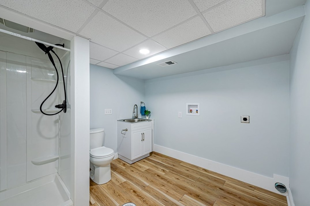 568 Lakeview Dr, Washington PA  15301-3012 exterior