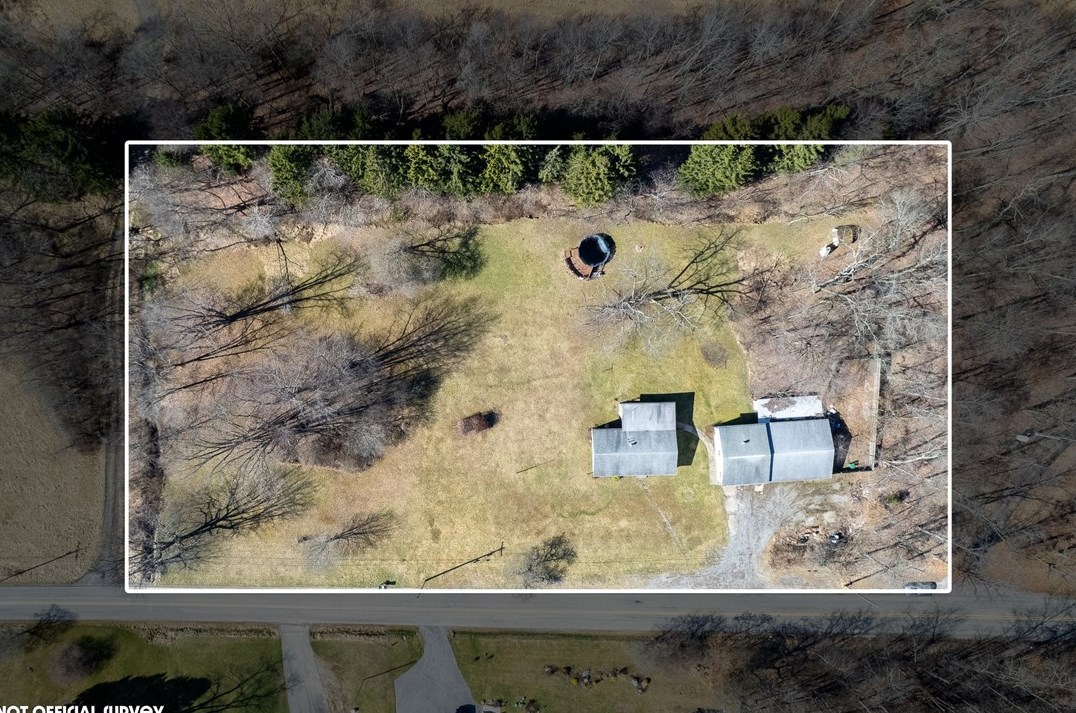 736 Center Dr, Chicora, PA 16025-3808