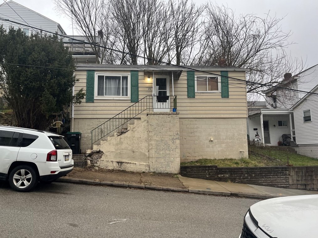 212 Elizabeth St, Pittsburgh, PA 15209