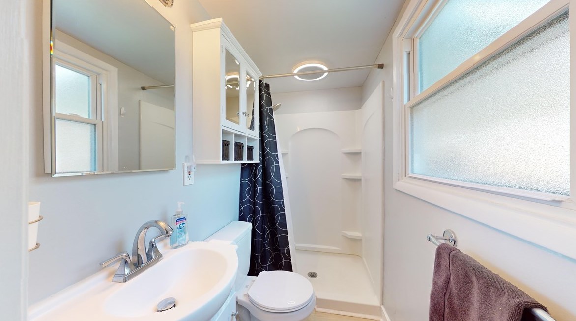 613 Meade Dr, Moon Twp PA  15108-9668 exterior