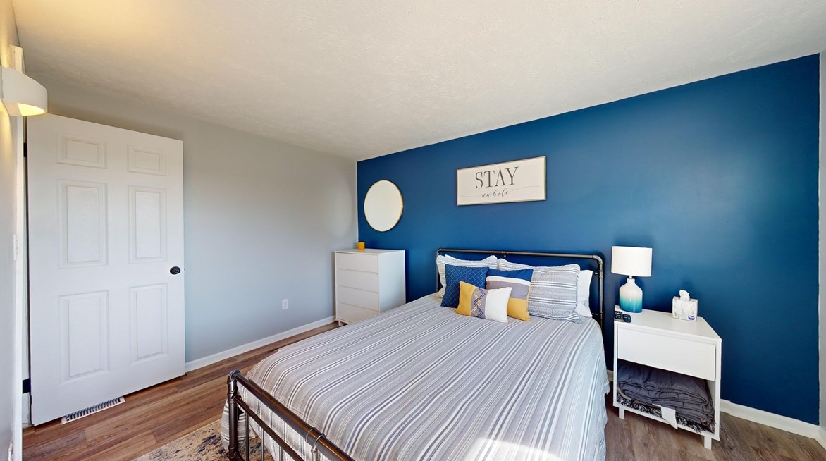 613 Meade Dr, Moon Twp PA  15108-9668 exterior