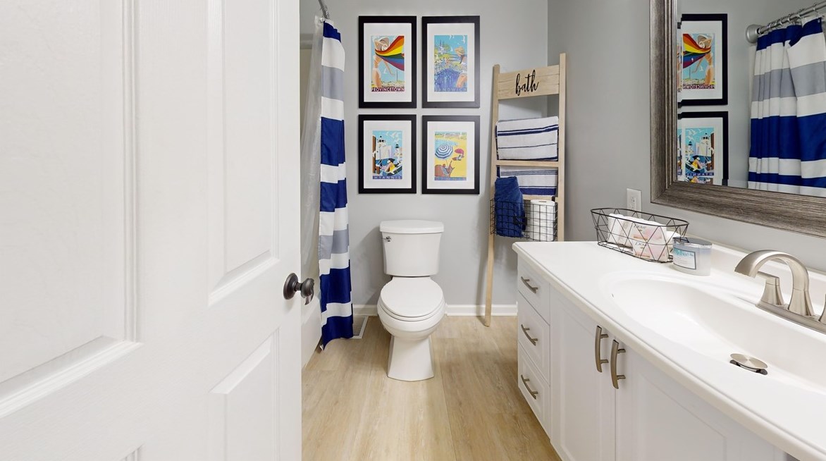 613 Meade Dr, Moon Twp PA  15108-9668 exterior