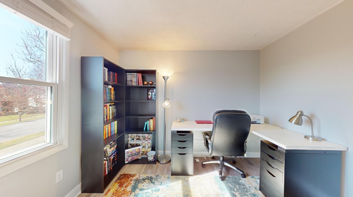 613 Meade Dr, Moon Twp PA  15108-9668 exterior