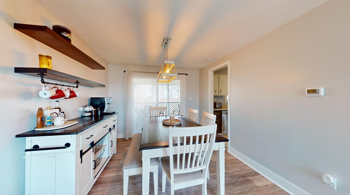 613 Meade Dr, Moon Twp PA  15108-9668 exterior