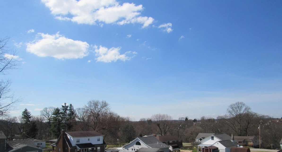 209 Beverly Dr, New Kensington PA  15068-3207 exterior