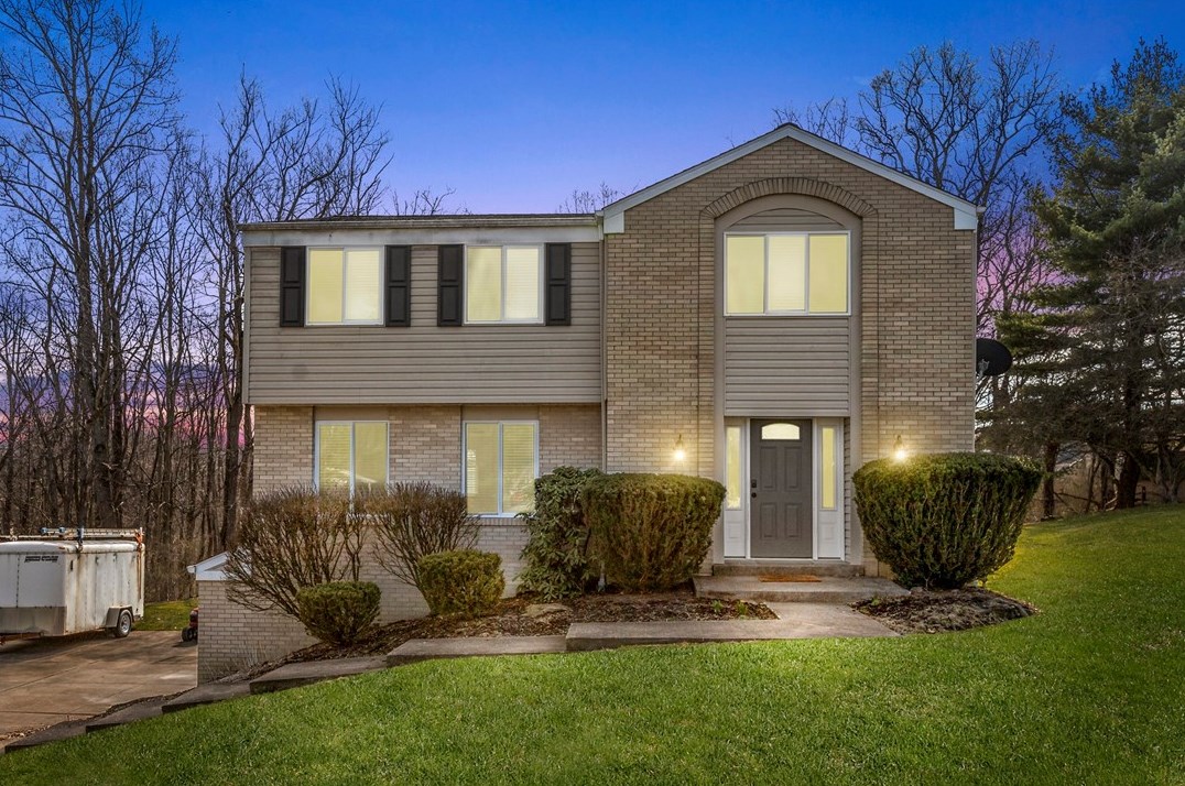 4820 Spring Valley Dr, Allison Park, PA 15101