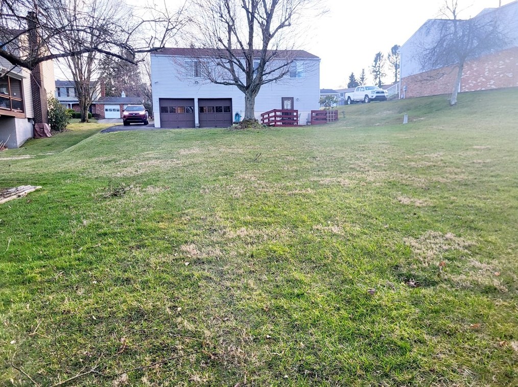 223 Partridge Dr, Greensburg, PA 15601-4726