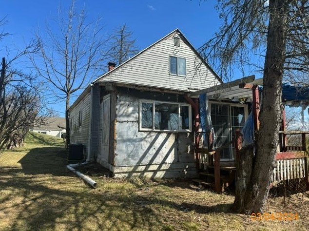 3126 Southern Dr, Library, PA 15129-9401