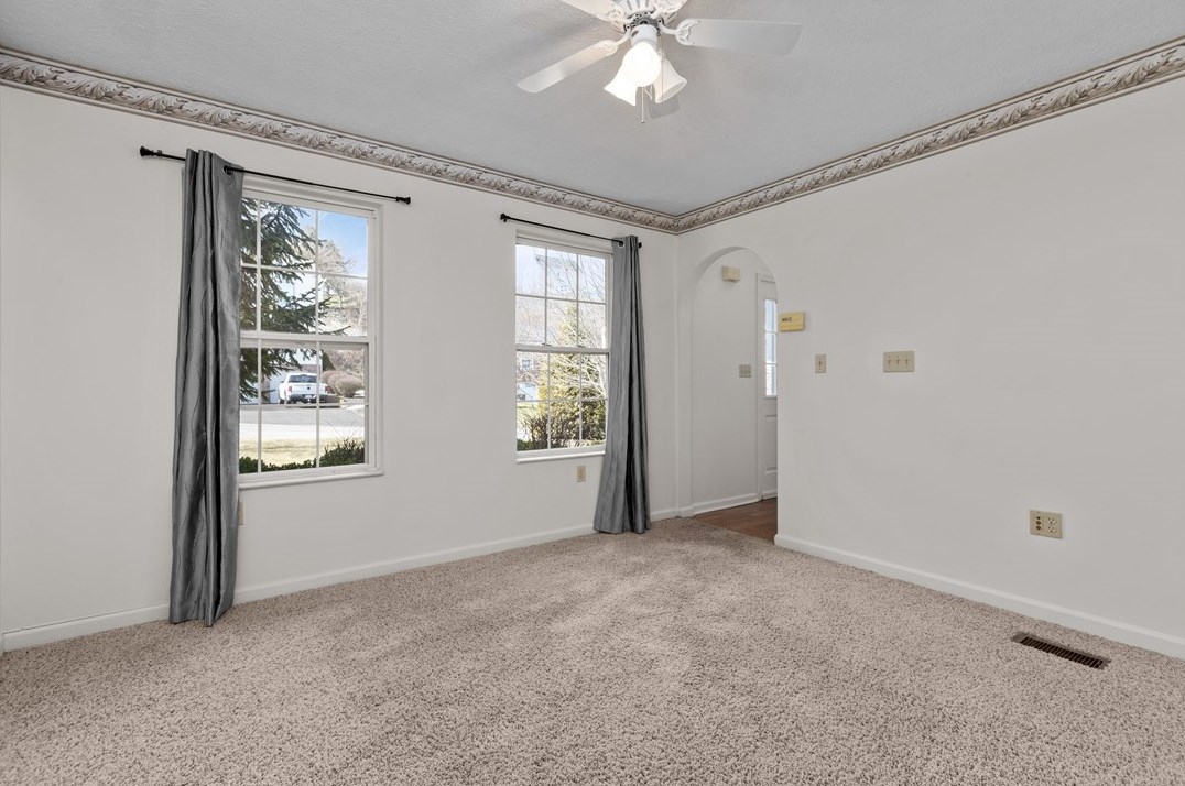14 Elkie Dr, Washington, PA 15301-1378