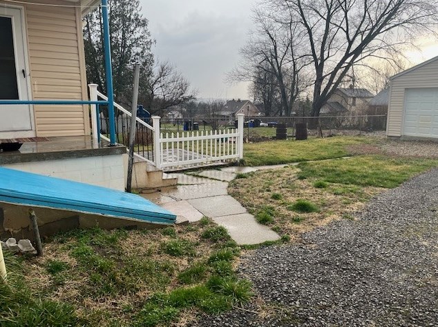 1084 Sherman Ave, Hermitage PA  16146-3923 exterior