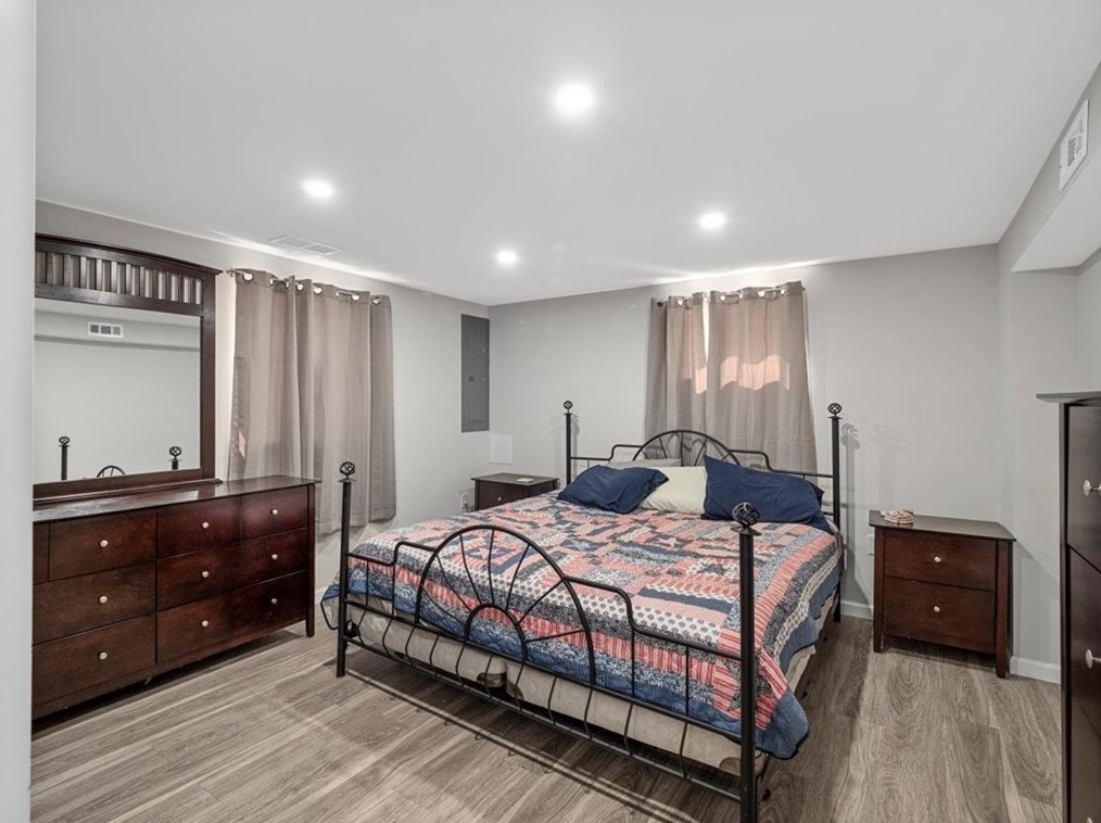 665 Conway Wallrose Rd, Freedom, PA 15042-2316