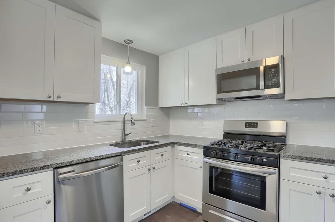 226 Suncrest Dr, Verona PA  15147-1652 exterior