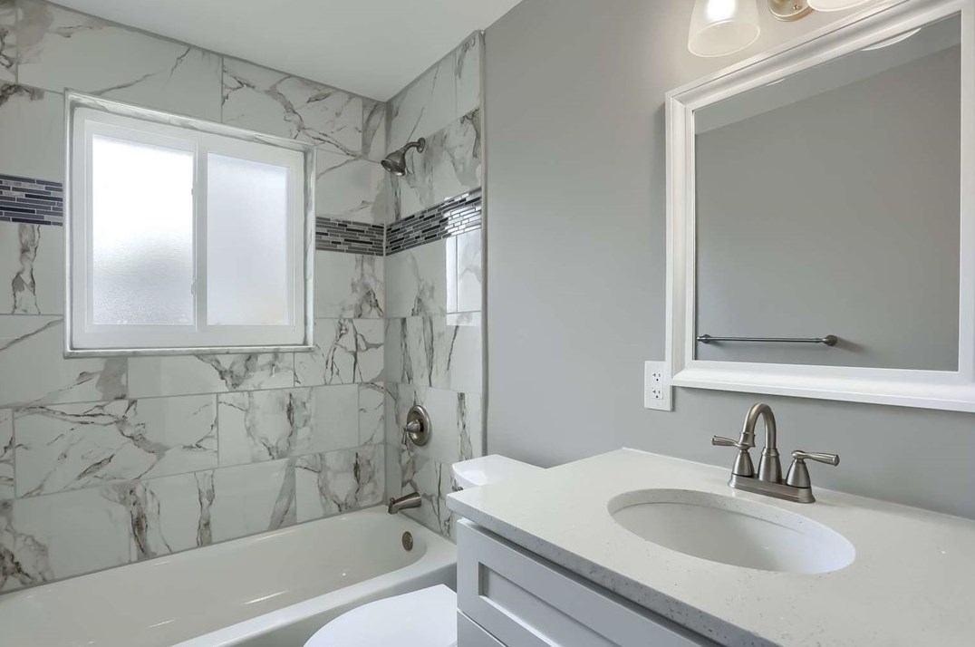 226 Suncrest Dr, Verona PA  15147-1652 exterior
