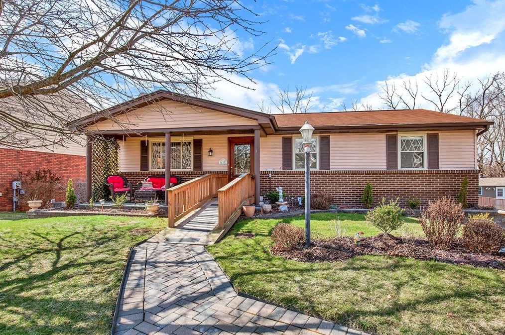 147 Macbeth Dr, New Kensington, PA 15068