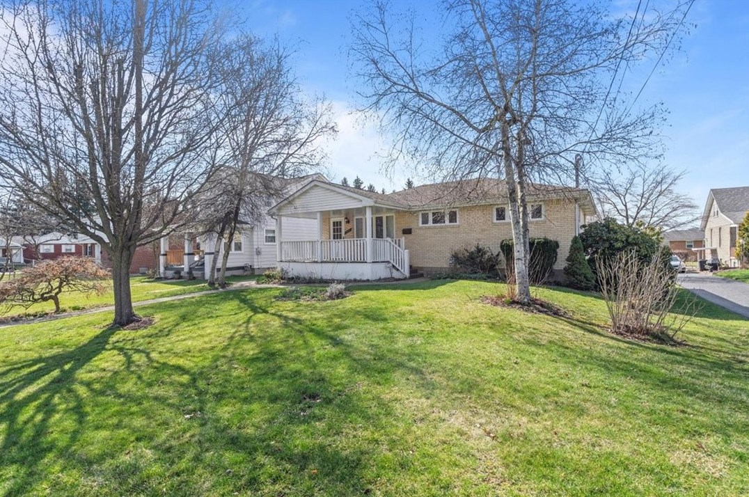 1716 8th St, North Huntingdon, PA 15642