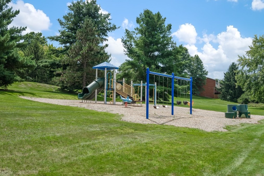 100 Stoney Creek Ct, Seven Fields PA  16046-7914 exterior