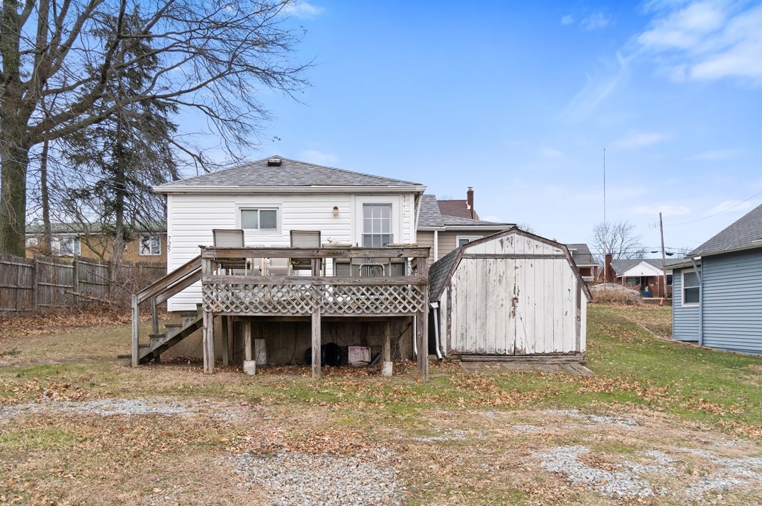 725 Shady Ln, Pittsburgh, PA 15122