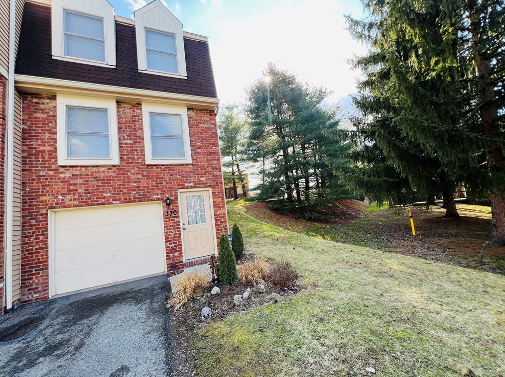 330 Quail Run Rd, Venetia, PA 15367